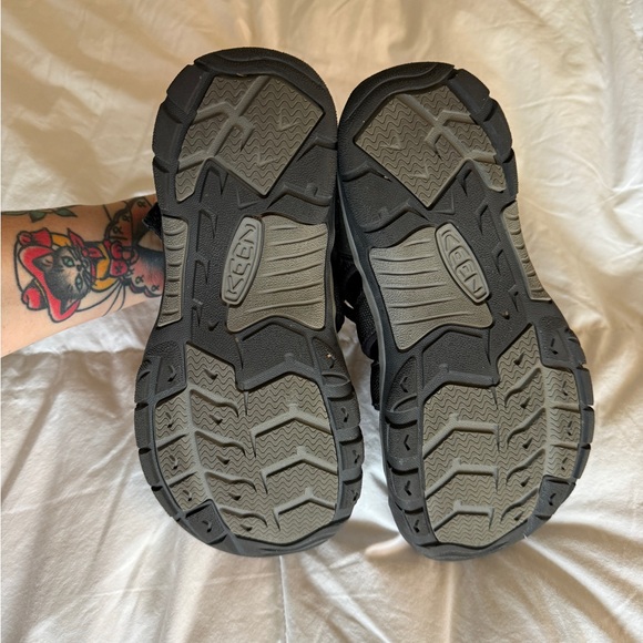 Keen Black Sandals size 38/US 6 EUC - Picture 6 of 11